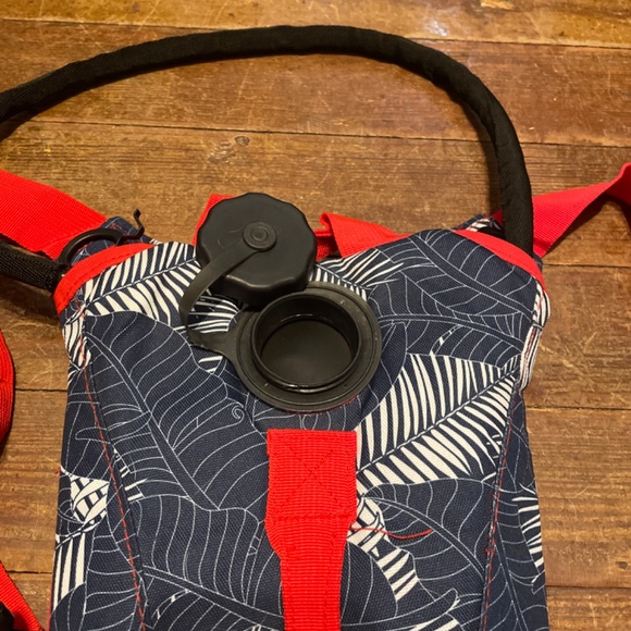 Chubbies Hydration Backpack - Picture 2 of 4